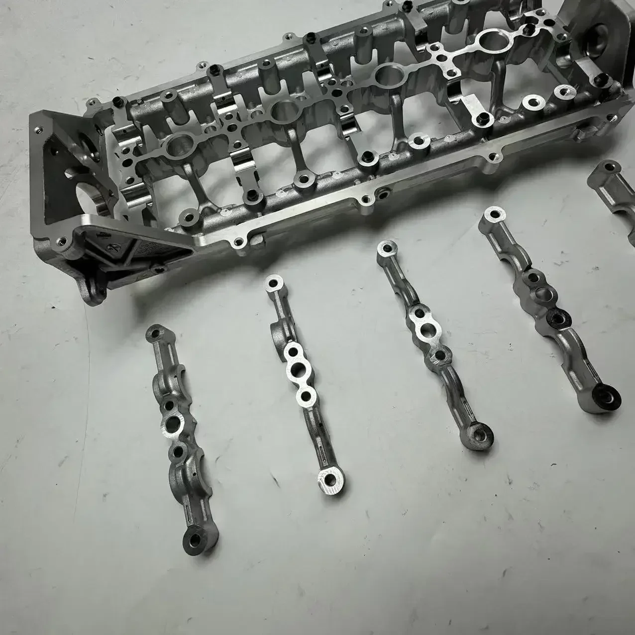 Оригинальные компоненты рамы распределительного вала sаик MAXUS LDV V90 G10 T60 V80 2 0 T