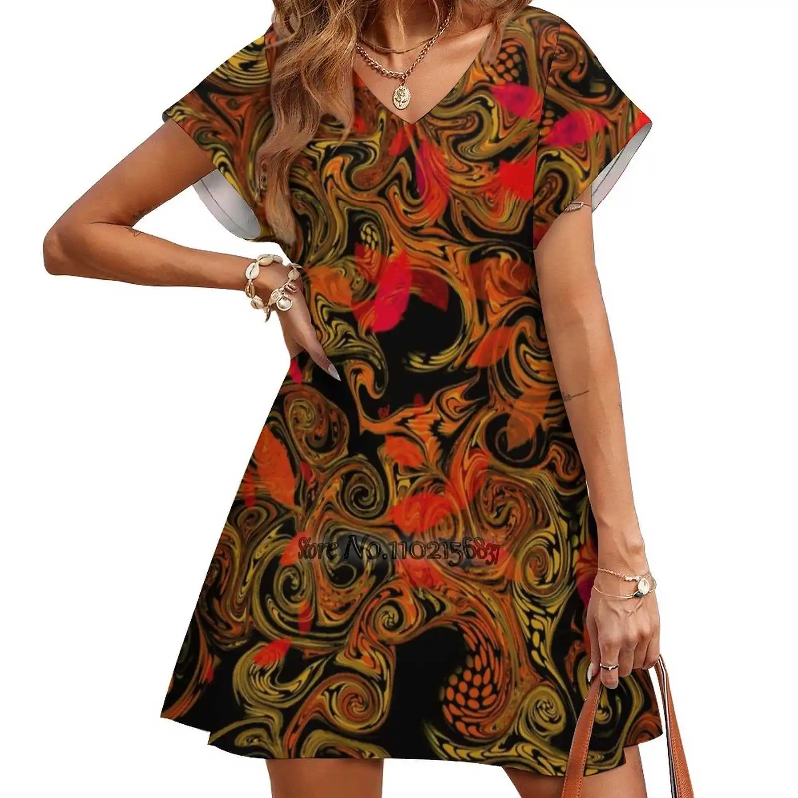 

Юбка в горошек с коротким рукавом и V-образным вырезом