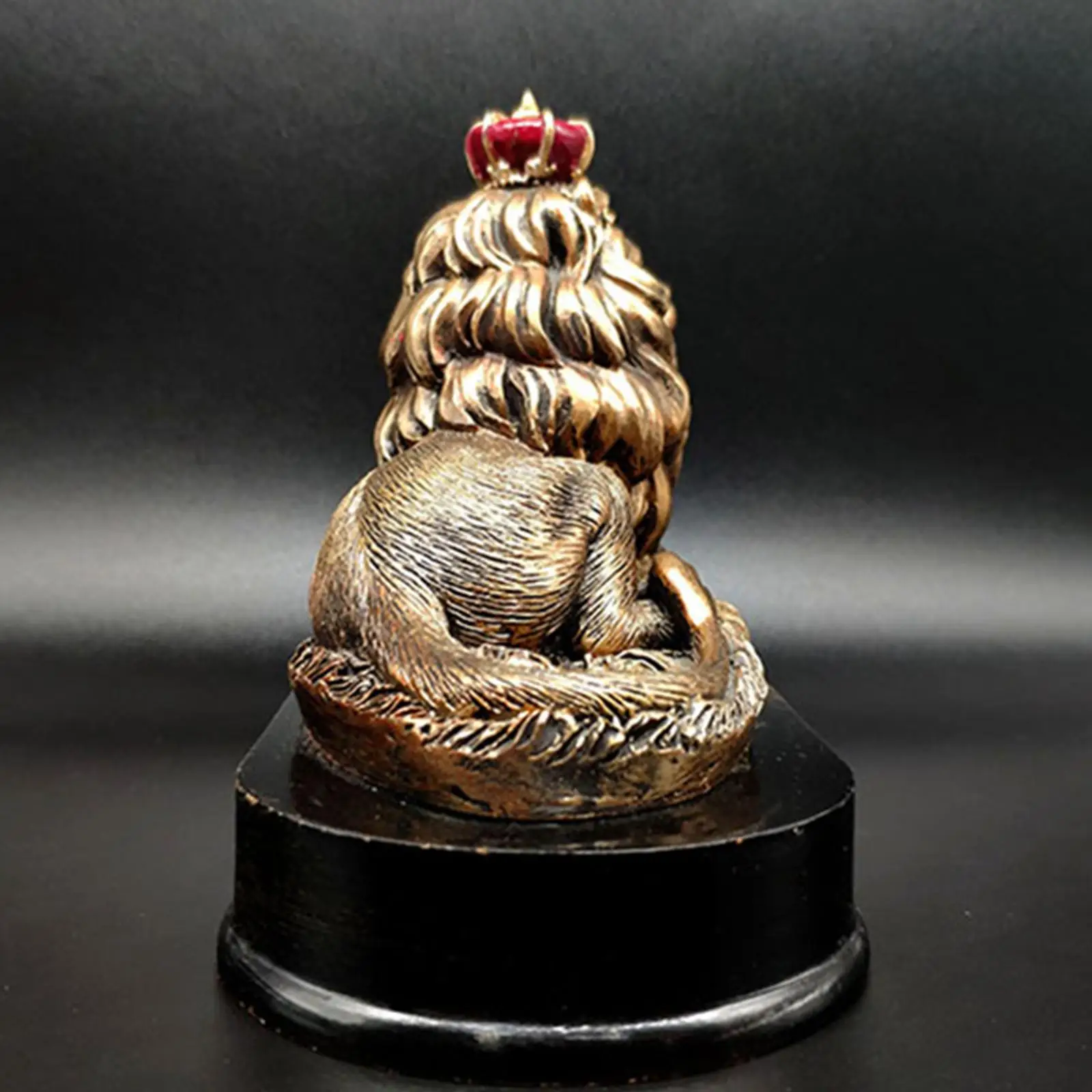 

Lion Statue Vivid Animal Figurine Sculpture for Exhibition Parties Decor