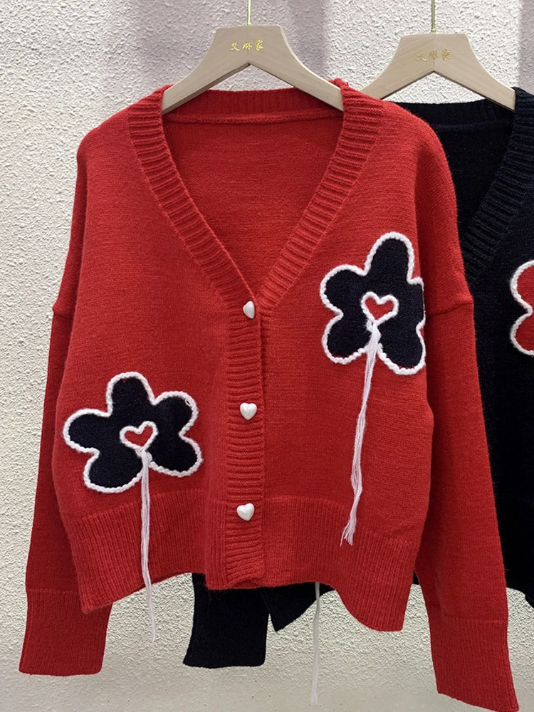 

YuooMuoo 2022 New Autumn Winter Cardigans Women Fashion Red Black Y2K Flowers Knitted Heart Buttons Outwear Sweater Coats