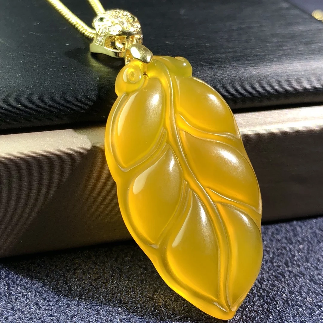 

High Quality Natural Ice Jade Necklace Fine Jewelry Accessories Agate Chalcedony Material Fashion Pendant