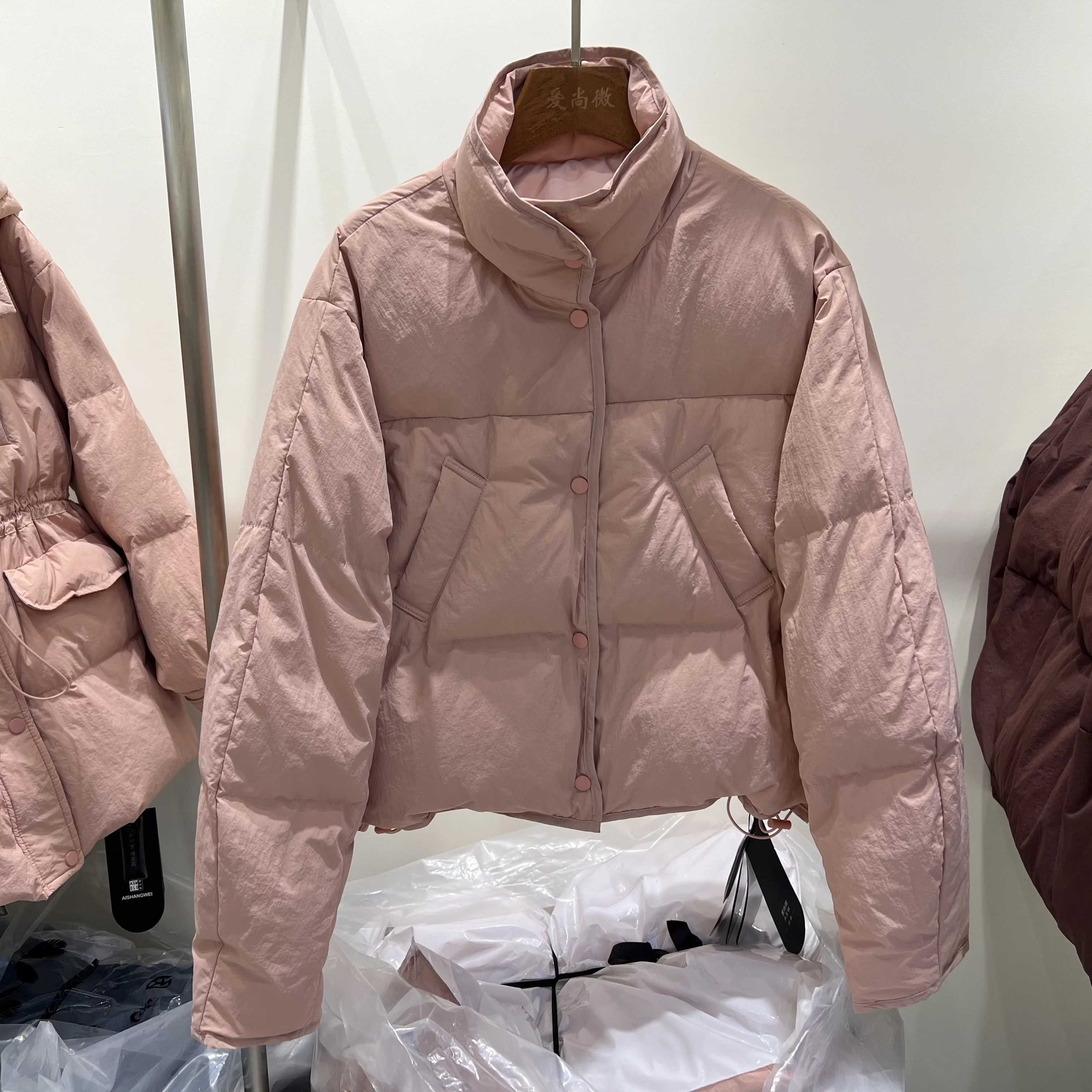 

Женский теплый пуховик с воротником-стойкой, с длинным рукавом