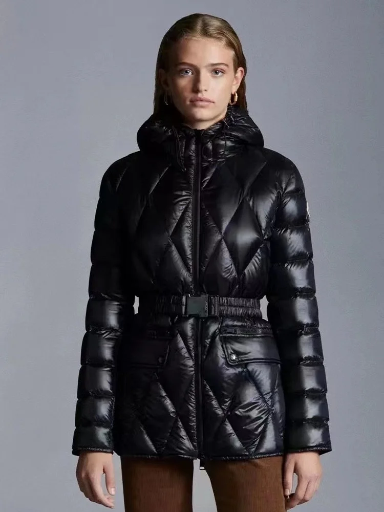 Рисунок 3 - Женский зимний пуховик в клетку