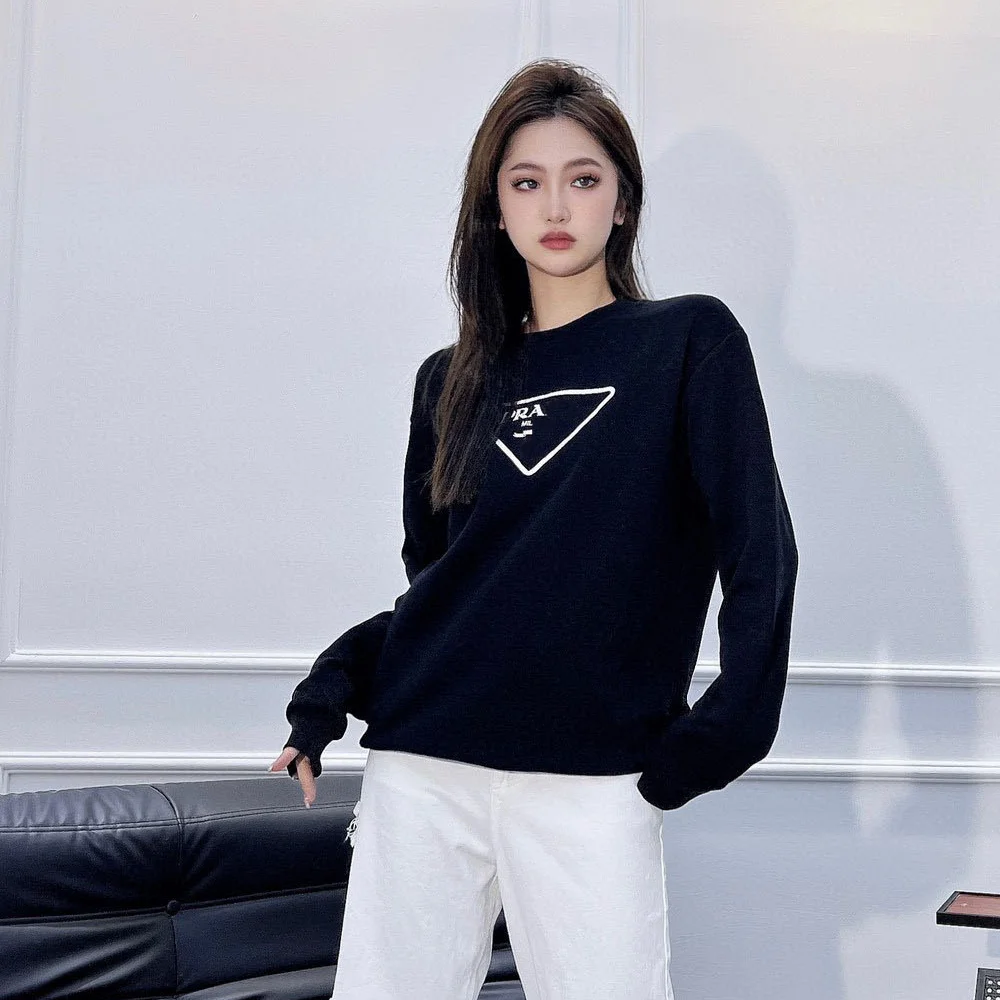 

New Korean Fashion Simple Triangle Letter Printing Pattern Women's Casual Loose Versatile Black Long Sleeve Pullover Sweater