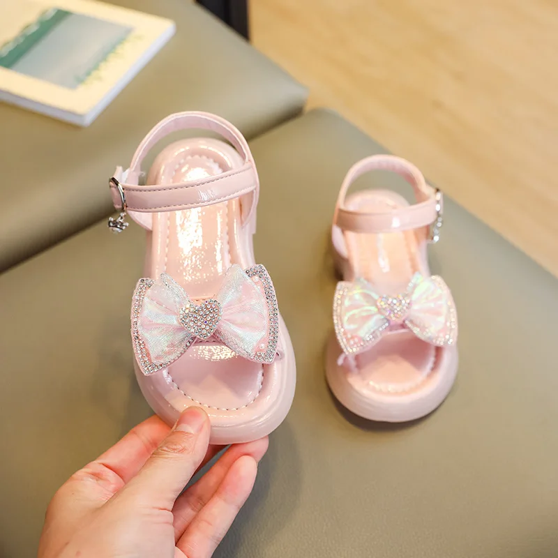 

Детские розовые сандалии для девочек, простой бант, стразы, открытый носок, модная обувь принцессы для детской свадебной обуви, школьная повседневная обувь