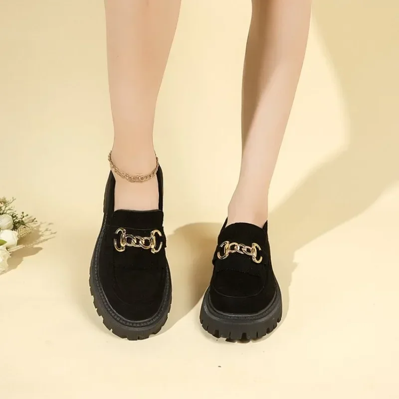 Женские туфли на танкетке повседневные платформе женские лоферы осень 2024