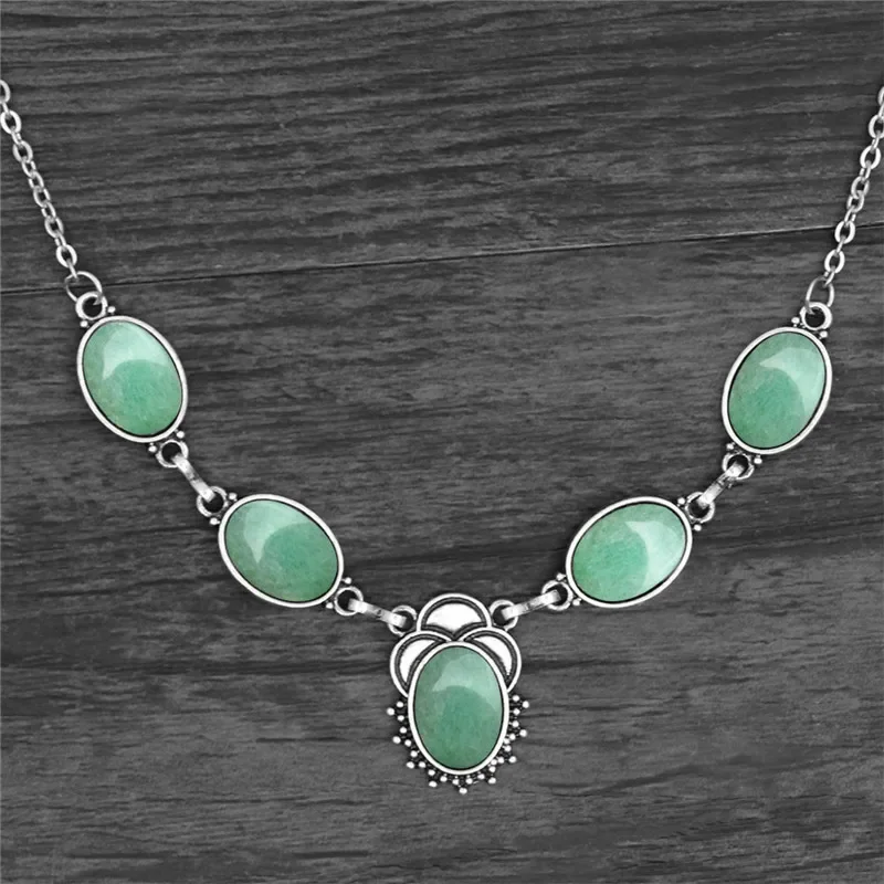 Женское ожерелье из натурального камня