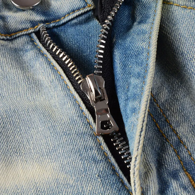 Рисунок 4 - Джинсы мужские рваные эластичные в стиле ретро