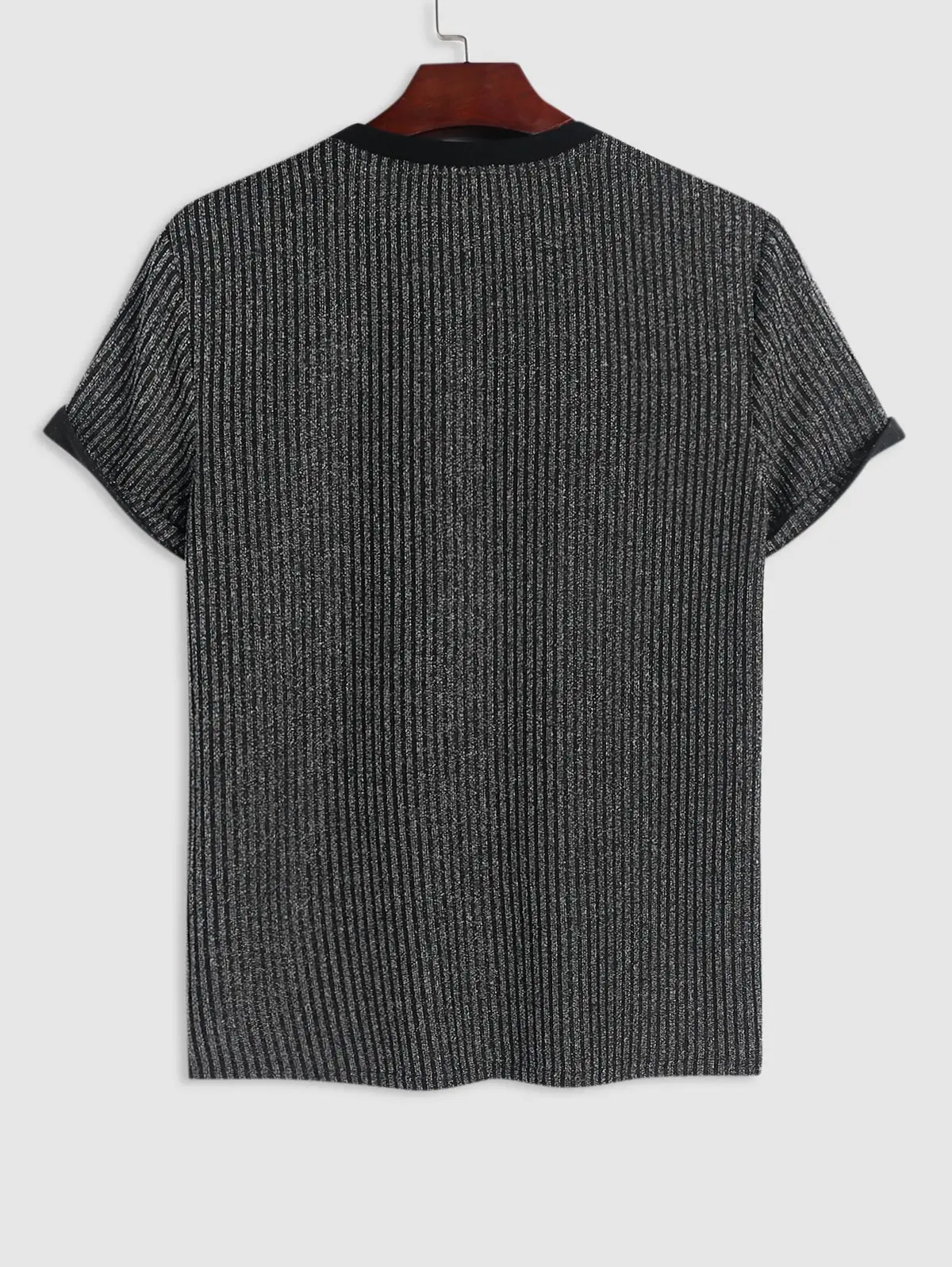 Мужская футболка с коротким рукавом и прямыми штанинами