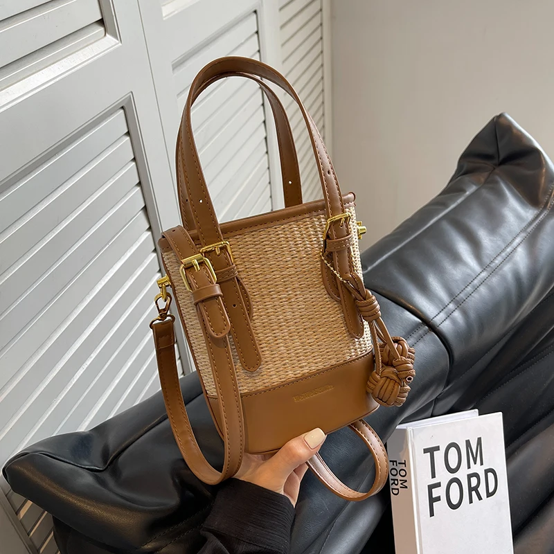 

Летняя популярная маленькая сумка 2023, новая нишевая дизайнерская соломенная сумка, сумка-мессенджер, сумка-ведро