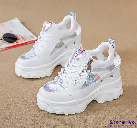 Женские сетчатые кроссовки на высокой платформе белые дышащие сандалии танкетке