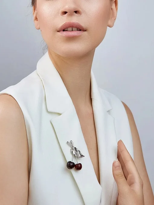 Рисунок 3 - Очаровательная серебряная брошь