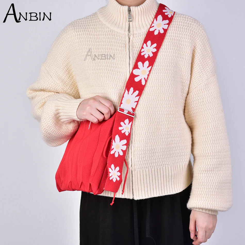 

Female Bag Candy Colors Jacquard Woolen Yarn Knitted Bag Pleated Shoulder Messenger Small Satchel Daisy Organ Handbag