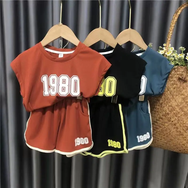 

Костюм детский летний из футболки и шортов с коротким рукавом
