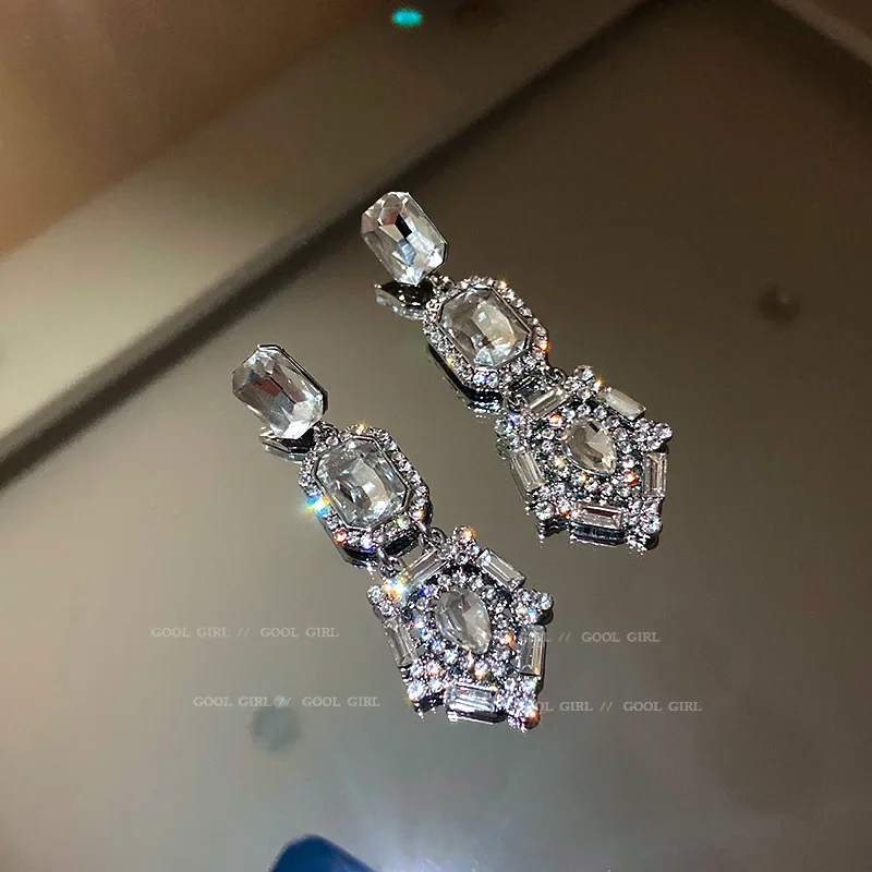 Європейські та американські модні сережки зі срібною голкою 925.