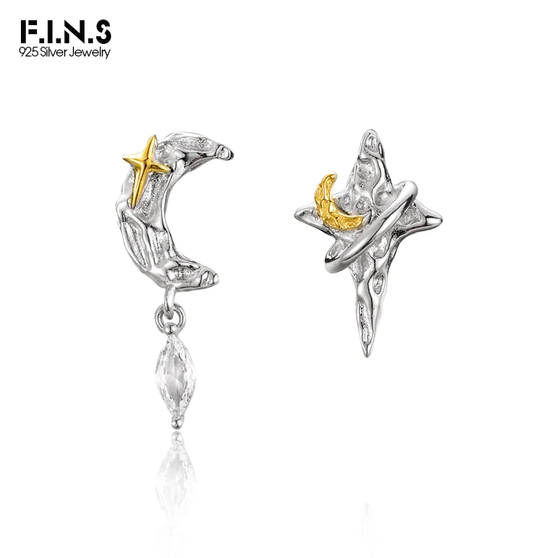 Серьги-гвоздики женские Асимметричные из серебра 925 пробы с фианитами