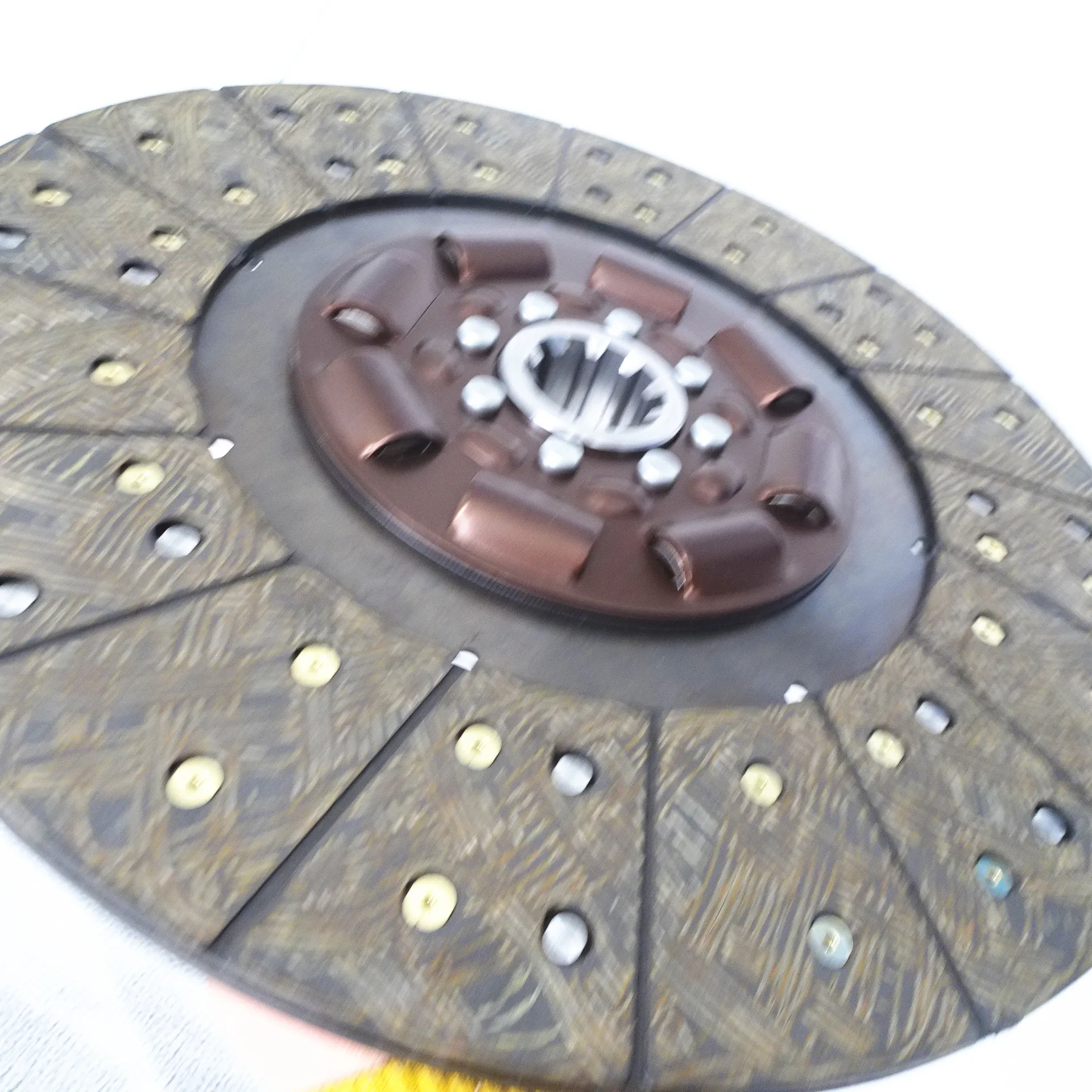 

Latest Design Lifan 520 Yutong Clutch With Disc And Pressure Plate 3482119031