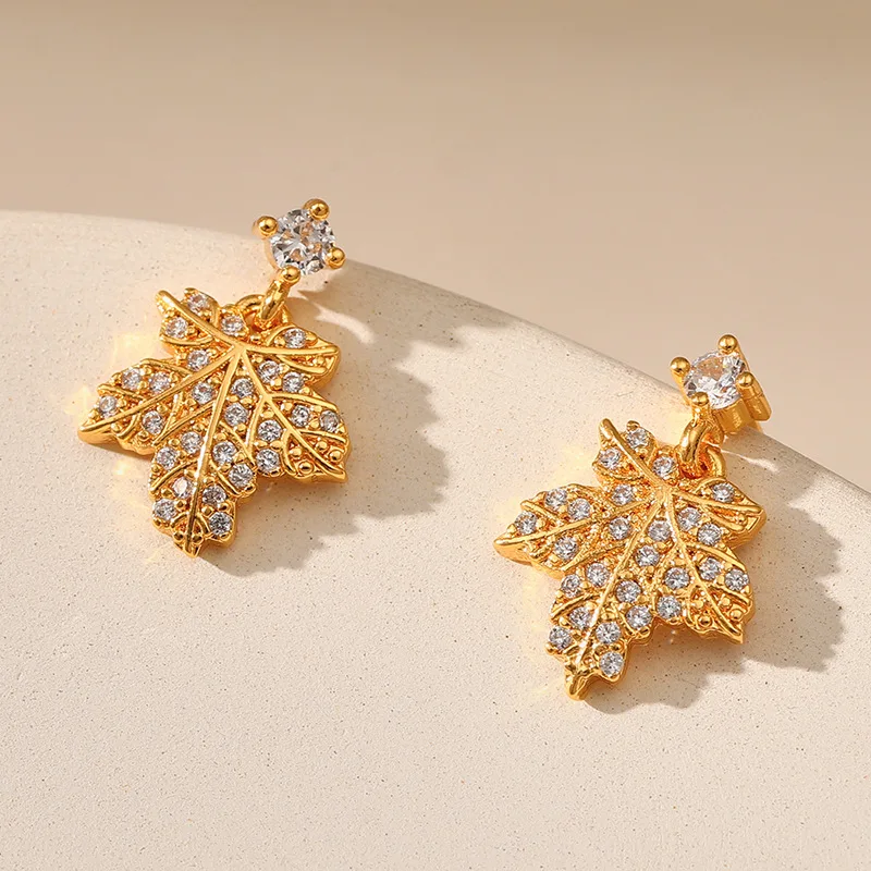 

Autumn Maple Leaf Design French White Zirconia Dangle Earrings for Women Exquisite 18k Gold Plated Ear Studs Party Jewelry