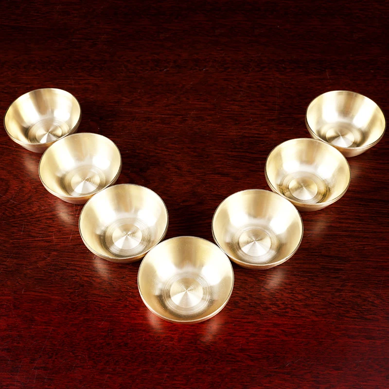 

Медная чаша, 1 шт., латунная маленькая креативная чашка для воды благоприятного тибетского священного, Золотая буддийская чаша для чая, дома...