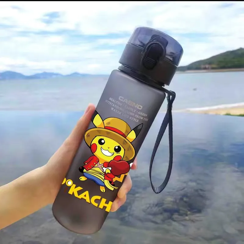 

560 мл бутылка для воды Pokemon Pikachu, мультяшная Спортивная уличная бутылка для воды, пластиковая портативная чашка для воды для женщин и мужчин, ...