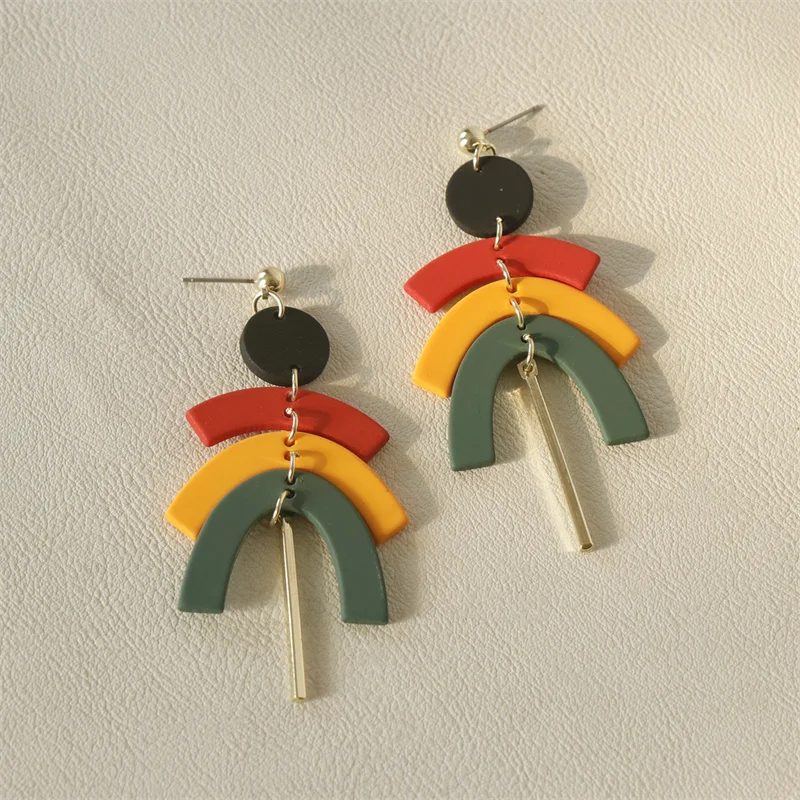 Новые весенние акриловые серьги-гвоздики карамельных цветов с геометрическим