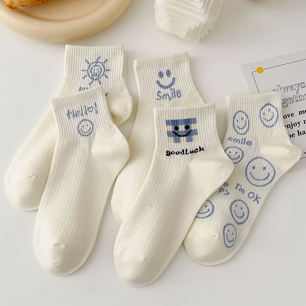 

Белые Мультяшные кавайные смайлики в стиле Харадзюку, японские модные забавные носки с надписью, Женские конфеты в Корейском стиле Gyaru, милы...