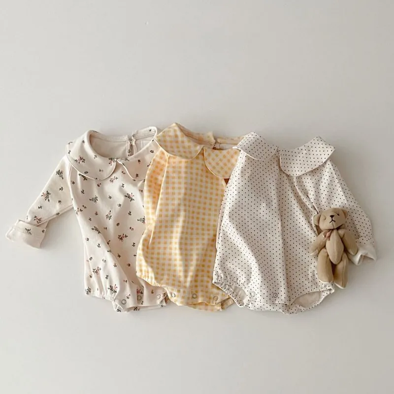 

2023 г., весеннее тонкое модное боди с цветочным рисунком для девочек милый хлопковый комбинезон в горошек с воротником «Питер Пэн» клетчатая одежда для маленьких мальчиков