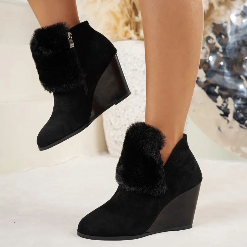 Женские ботинки на нескользящей подошве с круглым носком и молнией сбоку