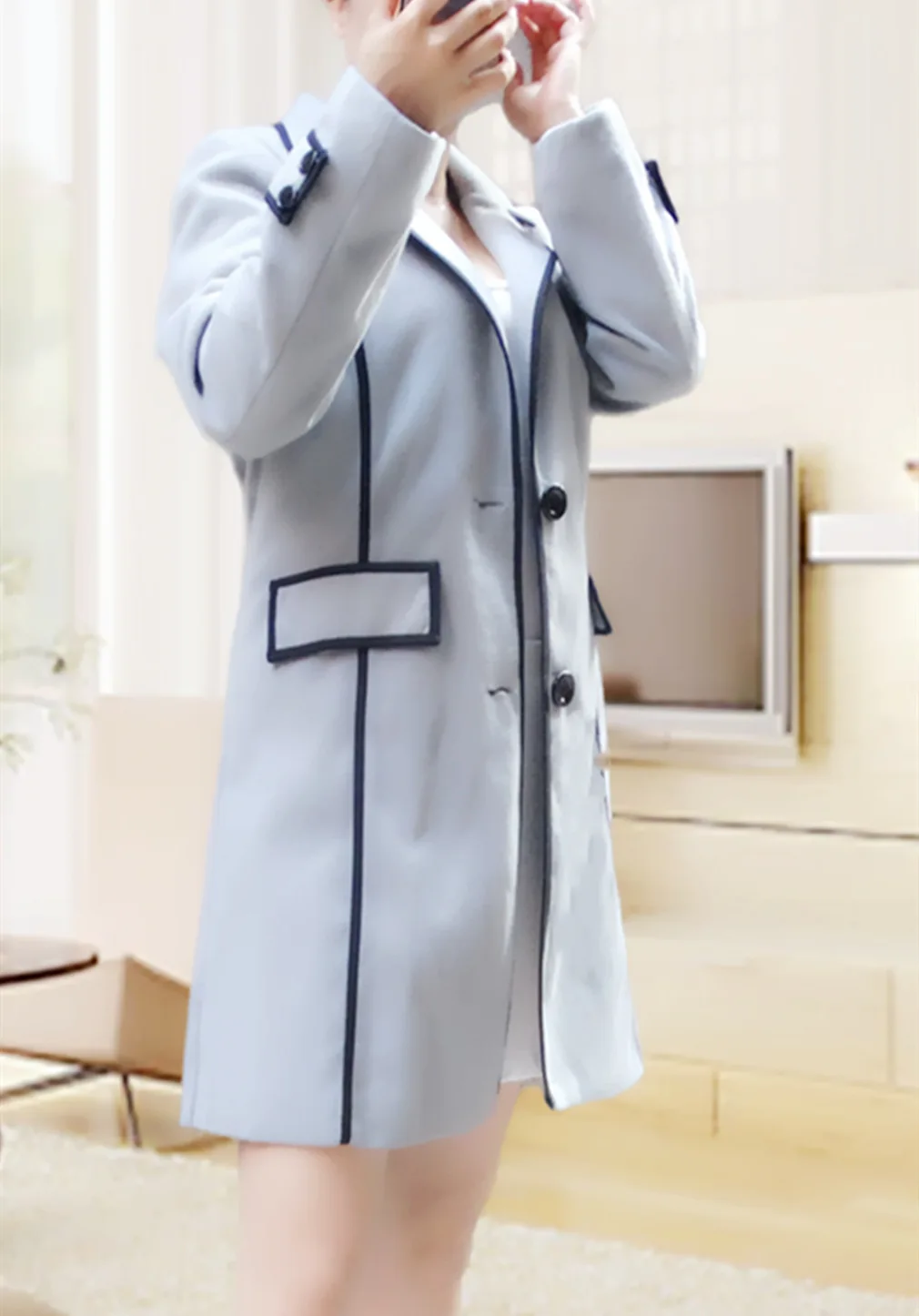 Autumn and winter 2022 new Korean version slim fit woolen women's coat contrast color single breasted fabric coat medium length