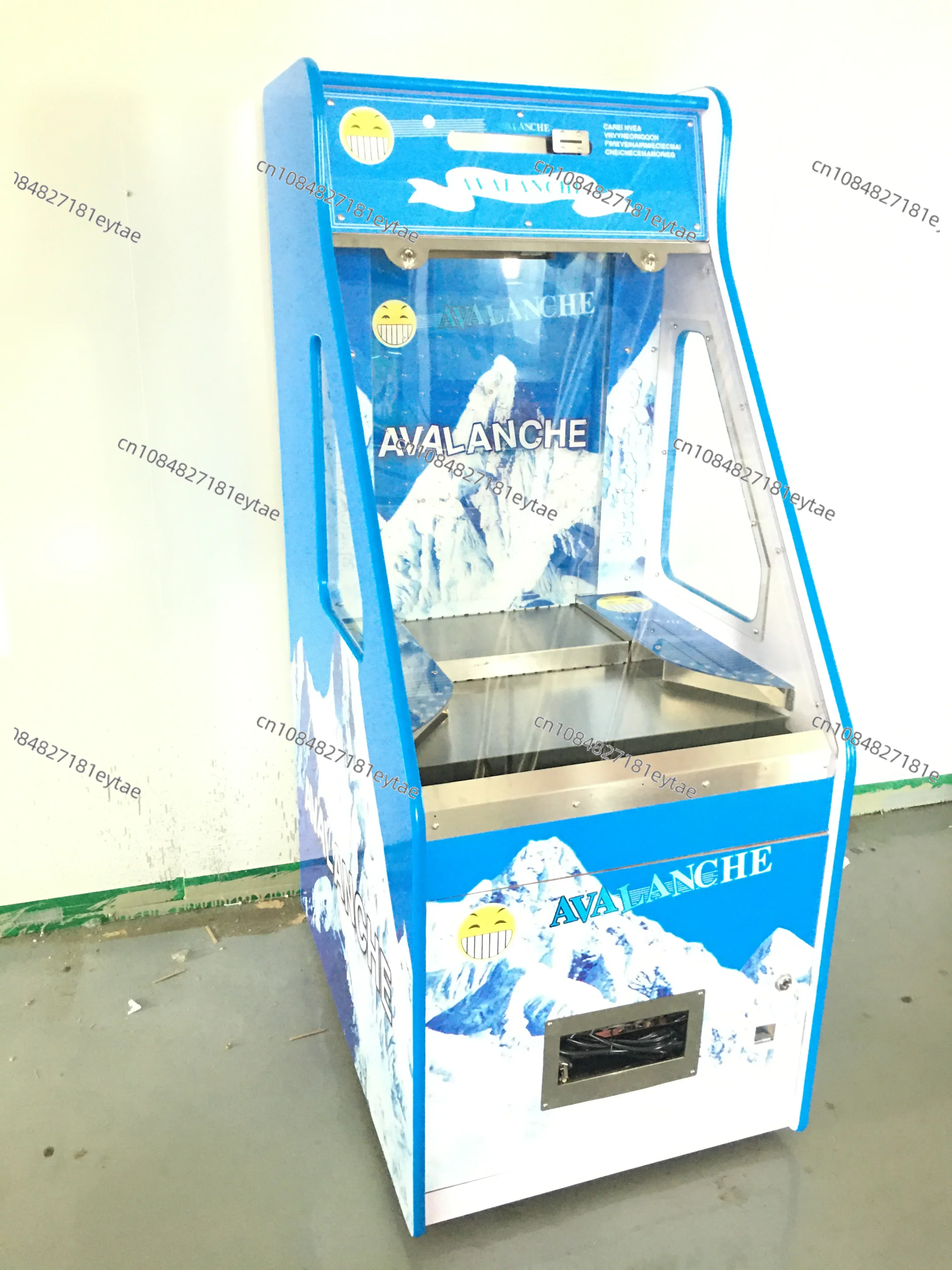 Миниатюрный игровой автомат с европейскими играми работающий на монетах