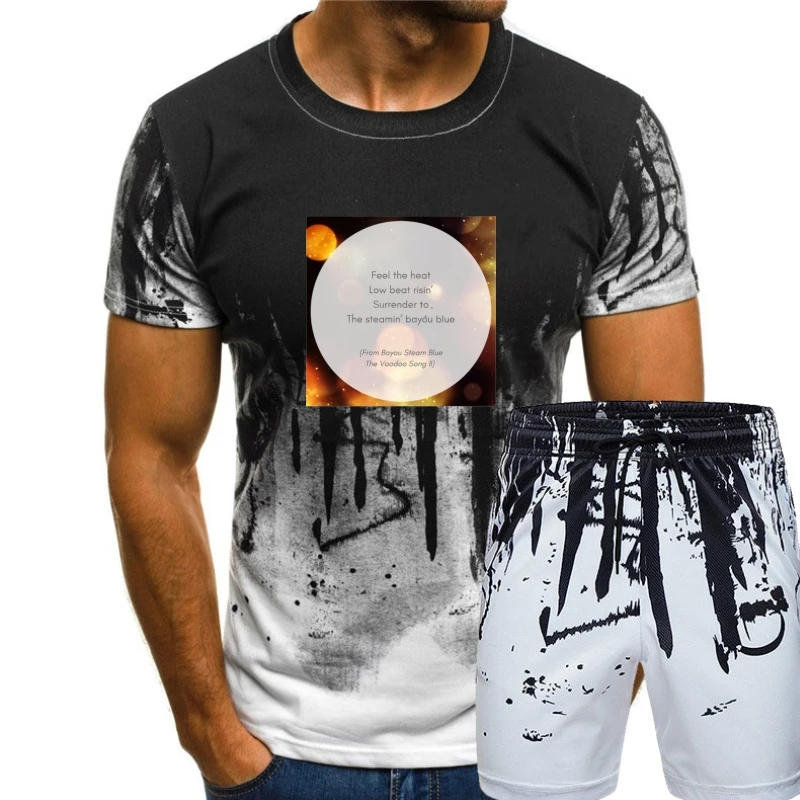 

Футболка с надписью Feel The Heat, песня, представлена на классической белой футболке с графическим дизайном, как показано для пляжной клубной одежды