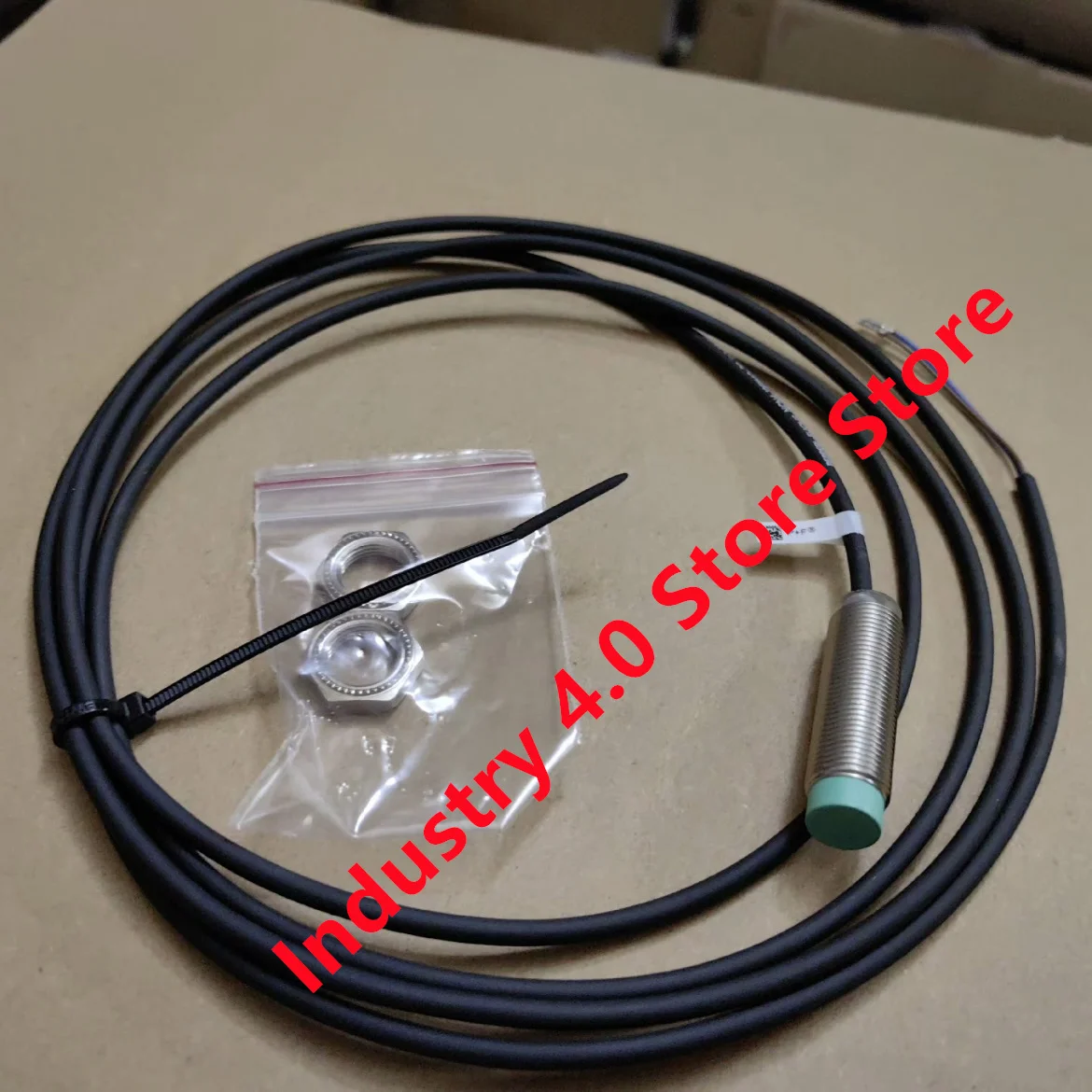 V15-G-5M-PVC OBG5000-R102-2EP-IO-V31 новый оригинальный