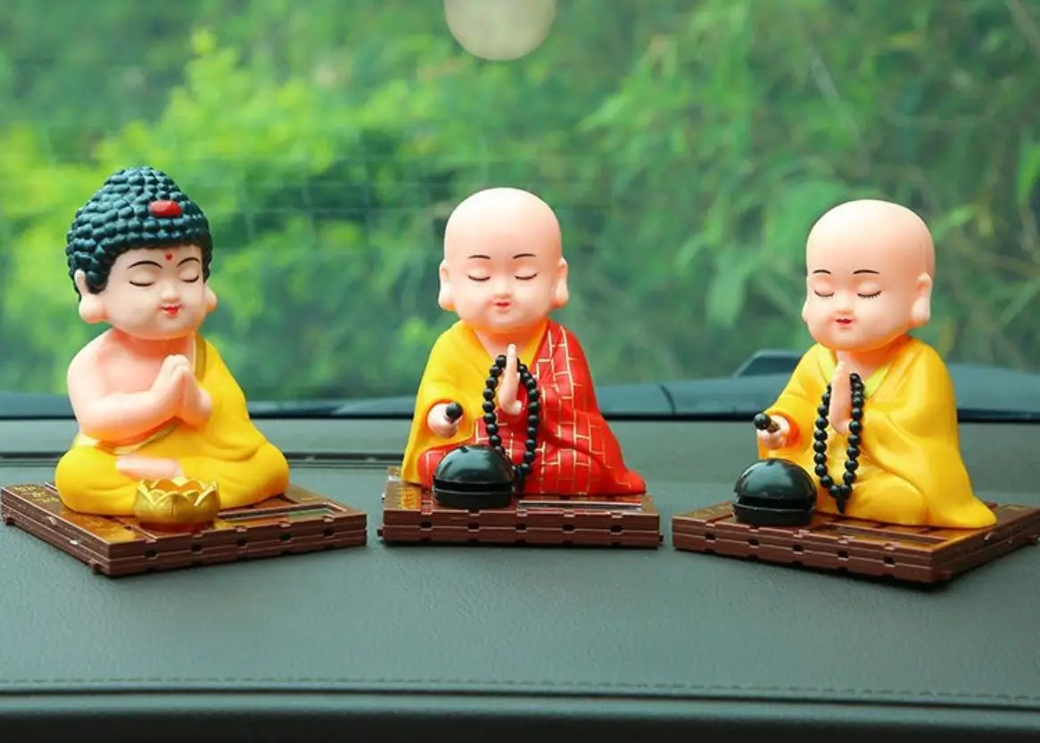

Креативные Игрушки для украшения автомобиля «Маленький монах на солнечной батарее» в китайском стиле, маленький новичок, монах, вибрирующий головой, творческая игрушка для детей