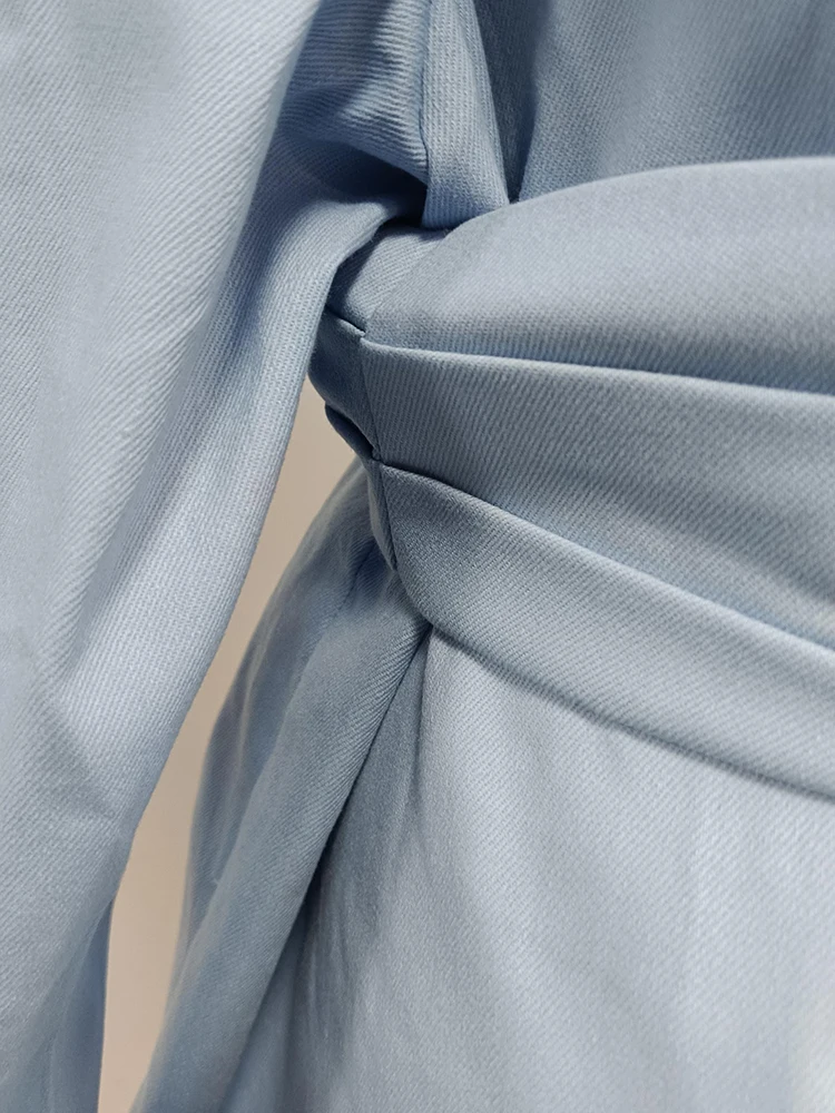 Женская Асимметричная блузка TWOTWINSTYLE белая однотонная с V-образным вырезом