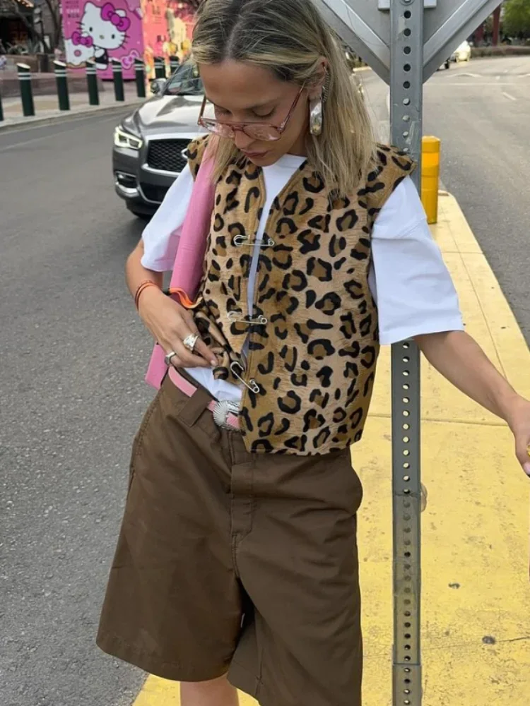 Уличный женский жилет без рукавов с леопардовым принтом 2024 Модный облегающий