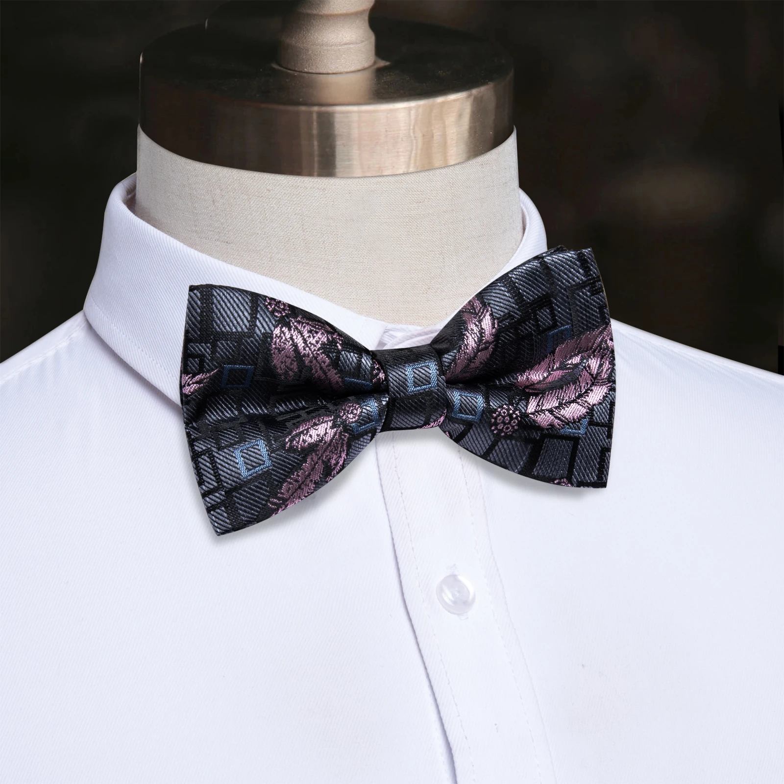

Brand New Men's Bow Ties Silk Gray Funny Animal Pattern Jacquard Woven Cravats for Suit Tuxedo Vest Wedding Gifts for Guests