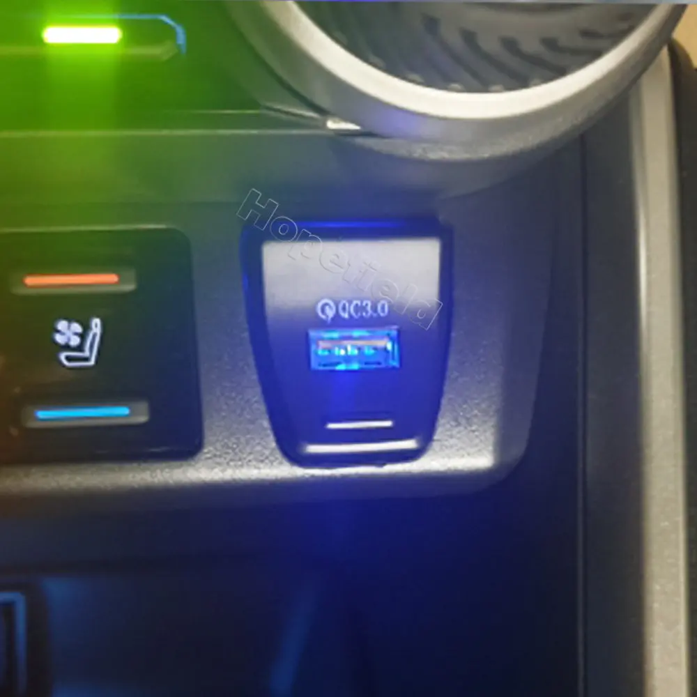 

Автомобильное зарядное устройство, центральный переключатель управления QC3.0, адаптер для быстрой зарядки PD Type-C гнездо для зарядки USB для Toyota RAV4 5-го XA50 2019-2021