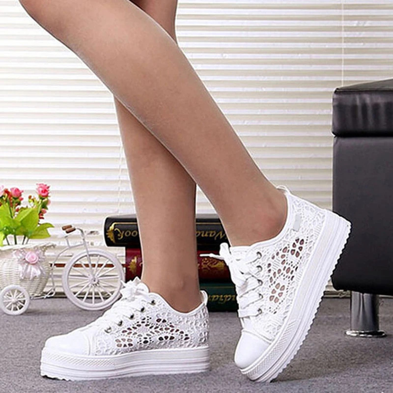

Women Sneakers Platform Flat Shoes Leisure Walk Platform Shoes Cutout Lace Shoes Floral Breathable Summer 2022 White Women Shoes