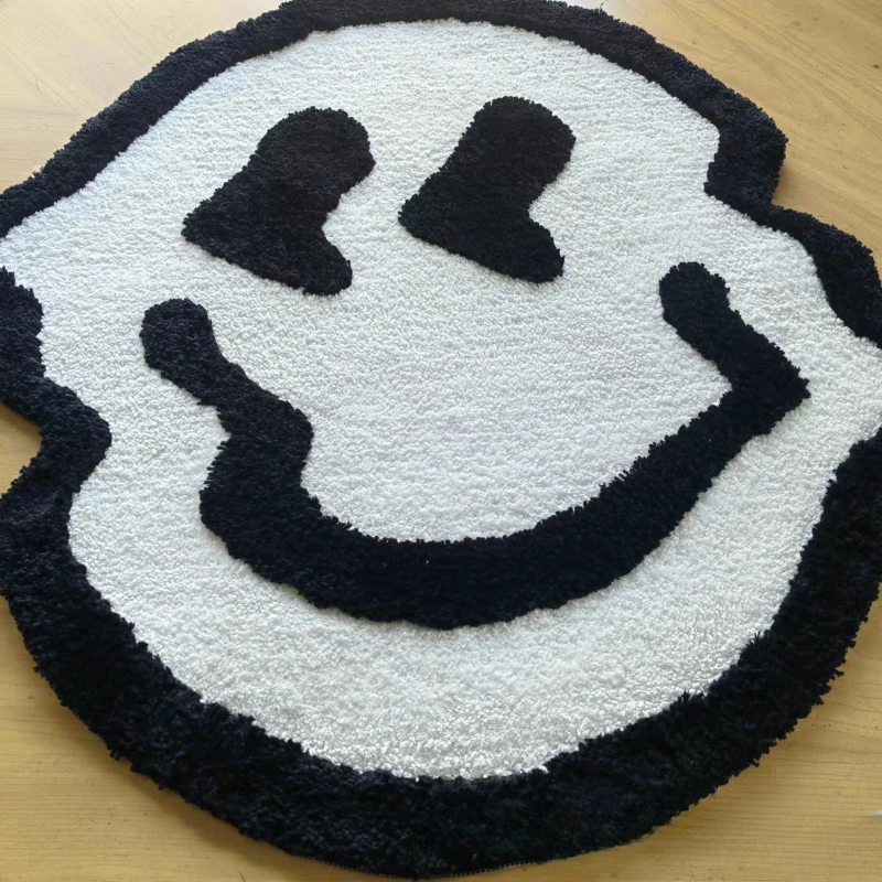 Ковер со смайликом розовый напольный коврик ручной работы милый для украшения