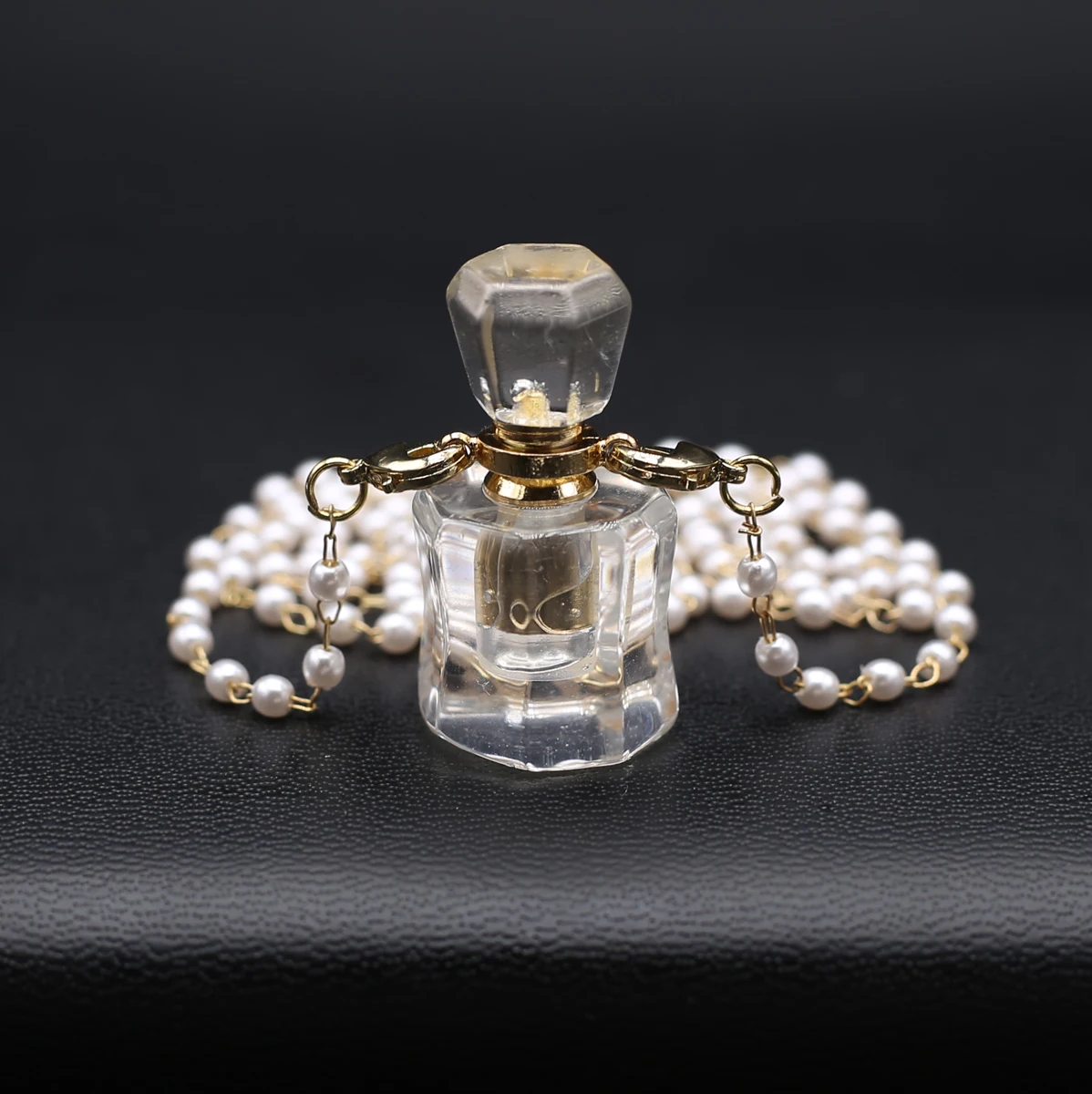 

Natural Stone Perfume Bottle Necklace Crystal Clear Quartz Pendant Charms Neck Chain Necklaces for Women Wedding Jewelry Gifts