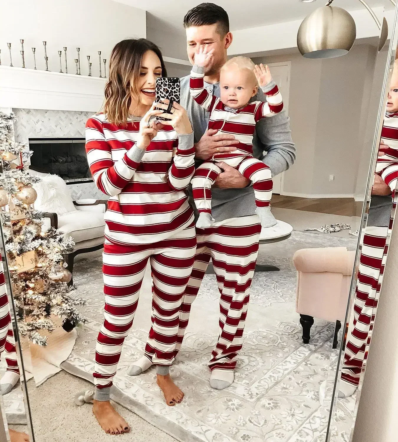 

2024 Winter Family Christmas Pajamas Set Striped Print Mom Daughter Dad Son Baby Matching Clothes Soft Loose Sleepwear Xmas Look