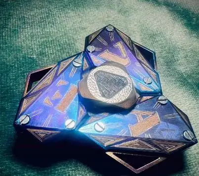 

Second-hand product EDC GEEZ fingertip gyroscope