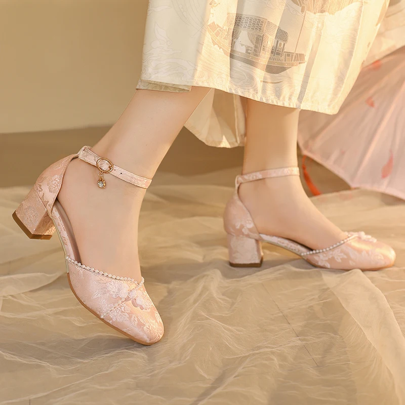 Шёлковые жаккардовые сандалии на толстом каблуке с круглым носком