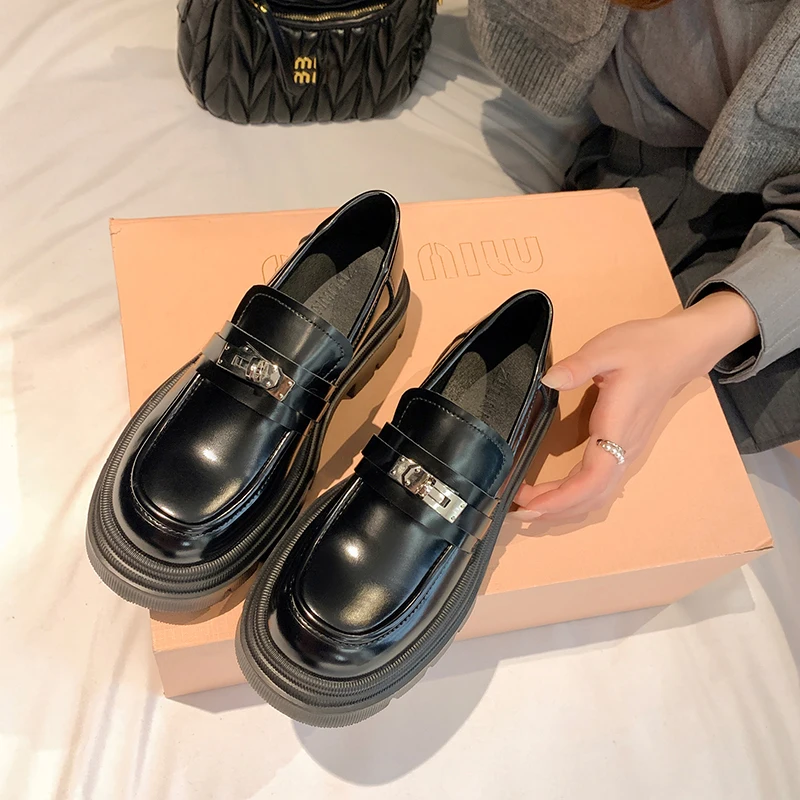 AIYUQI Loafers Women Genuine Leather Lock 2023 New British Style Women Shoes Platform Student Ladies Shoes