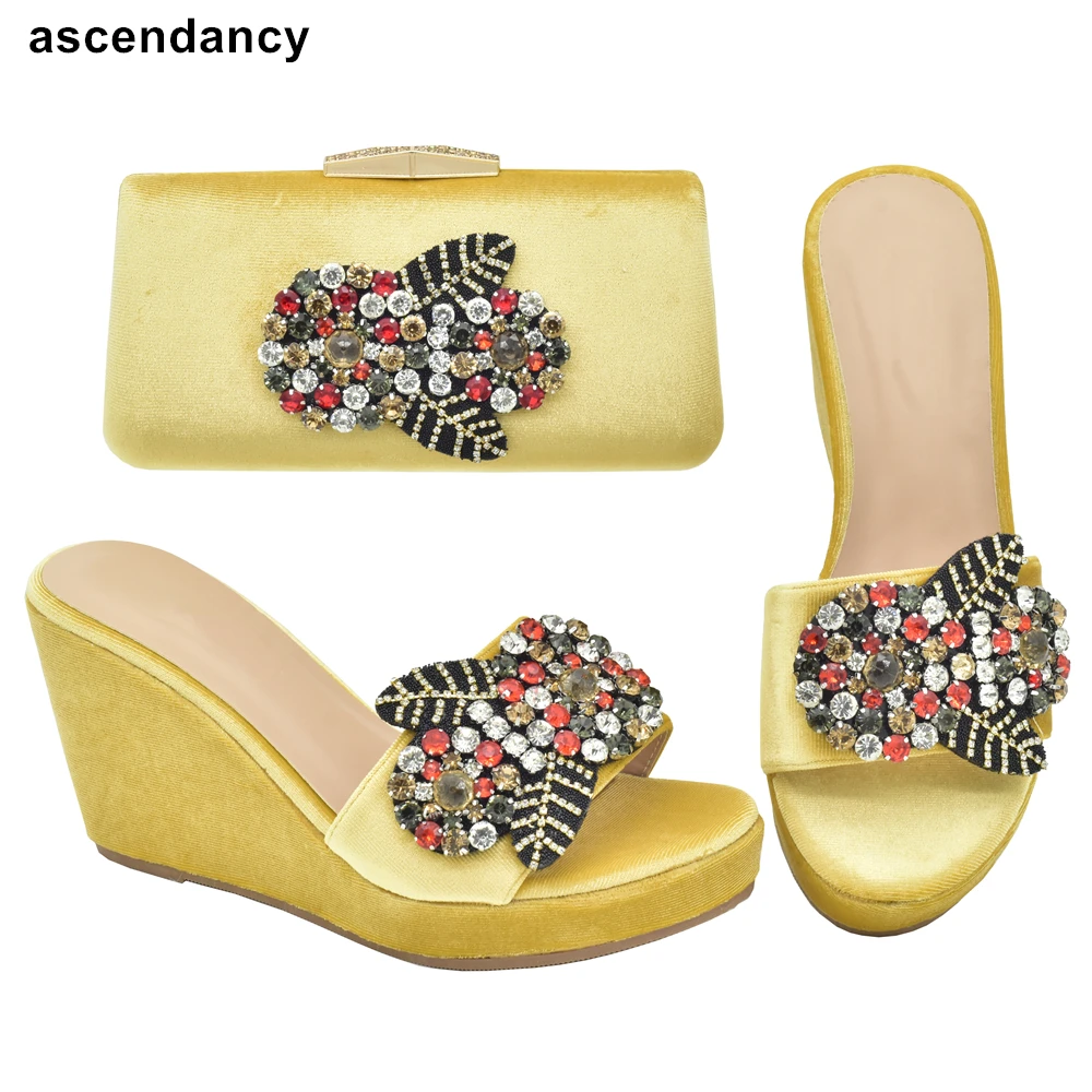 

Туфли-лодочки женские на танкетке, элегантные итальянские, без застежки, на высоком каблуке, комплект с аппликацией, свадебная обувь