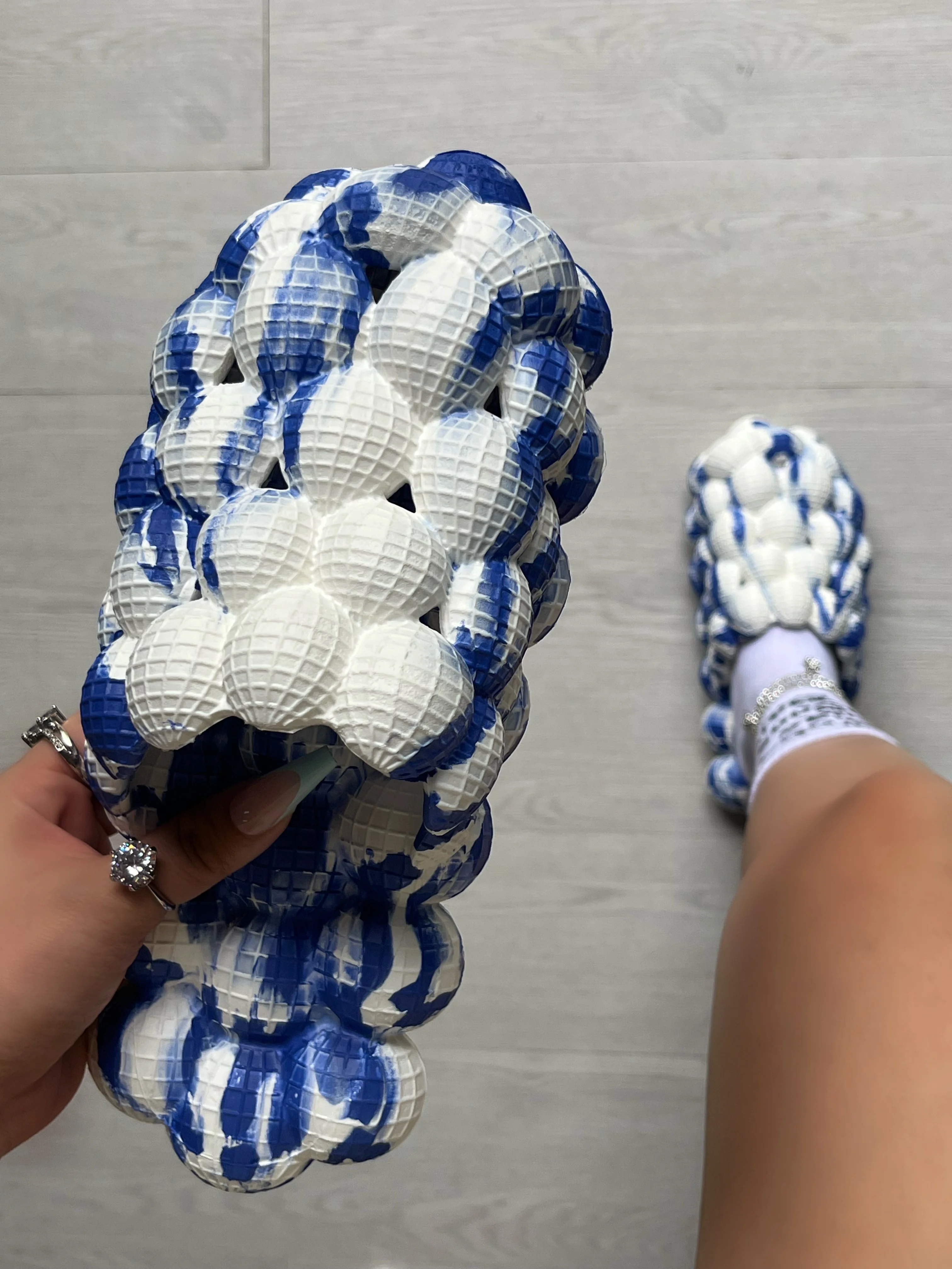 

Bling Chain Bubble Slides for Women Unisex Bubble Slippers Beach Sandals Thick Soles Luxury Designer Shoes Camouflage Slides