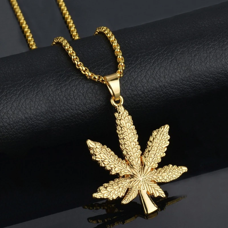 

Mens Necklace Carved Pattern Leaf Gold Maple Leaf Necklace Silver Plated Long Chain Necklace Hip Hop Street Party Gift