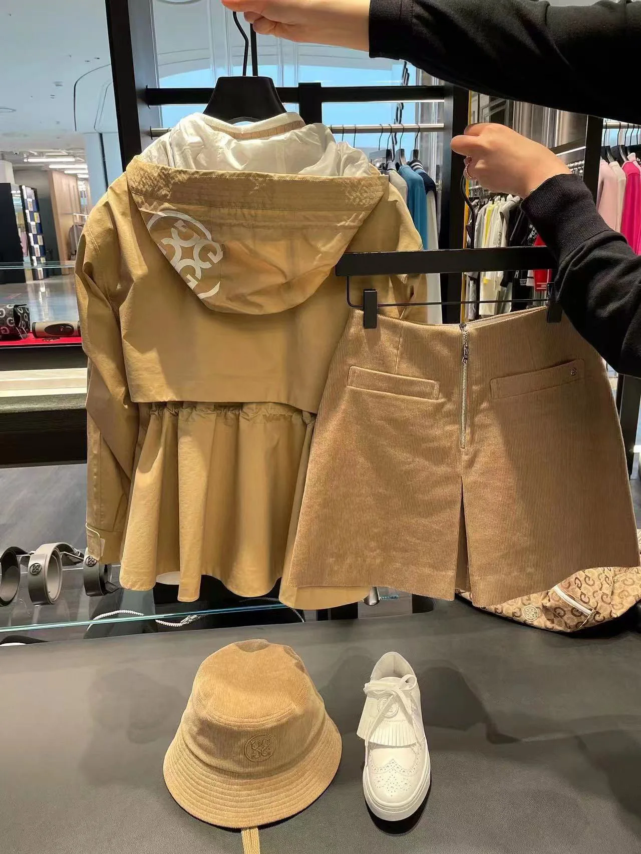 Women's Golf Shirts Long Design Windbreaker Fashion Windproof Coat buleGolf Top Pullover Round Neck Slim Waist Windbreaker