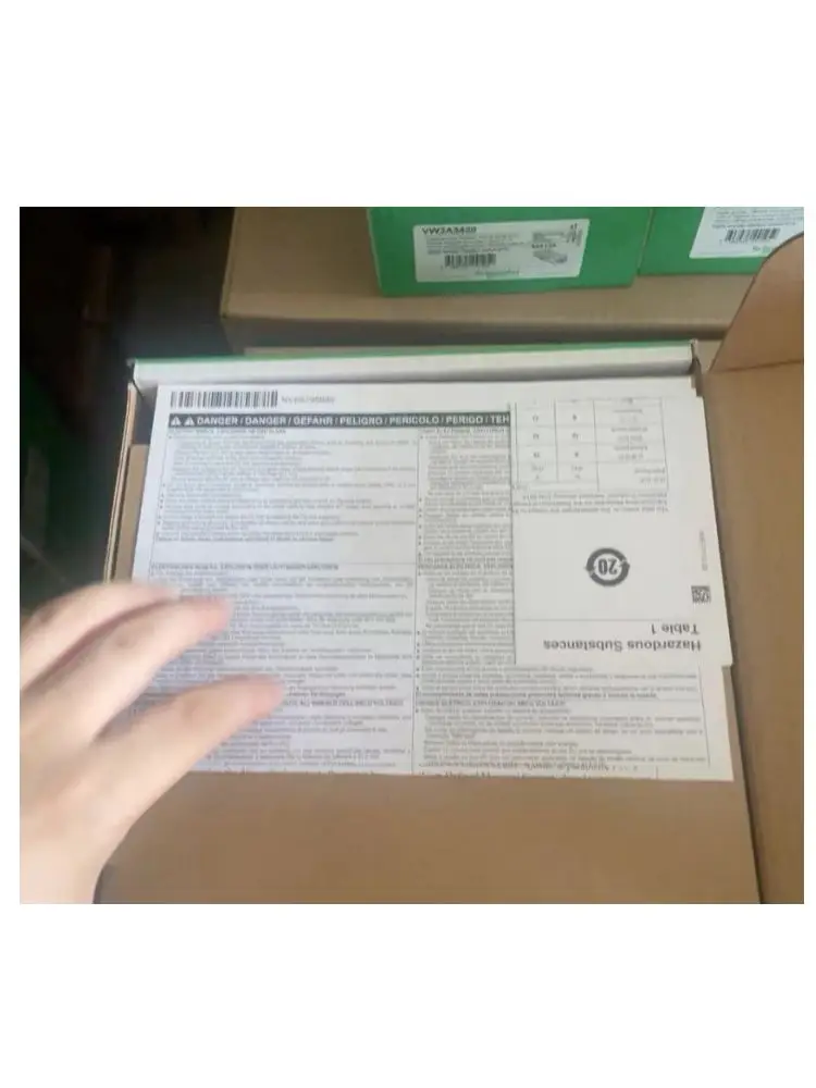 100% новый сервопривод LXM28EU10M3X