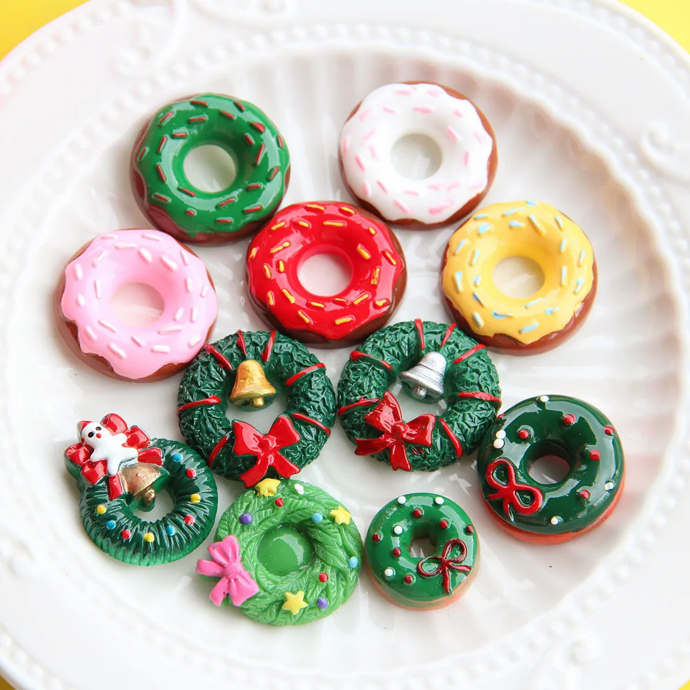 

100pcs Kawaii Christmas Wreath Donuts Flatback Resin Cabochon Fake Food DIY Earrings Pendants Accessories